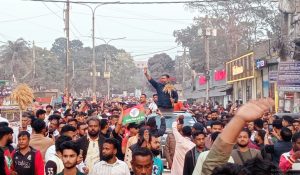 গাজীপুরে রনির শোডাউনে জনতার ঢল,স্লোগানে মুখরিত রাজপথ