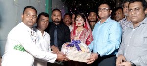 পরিচ্ছন্নতাকর্মীর মেয়ের বিয়েতে গিয়ে সর্বমহলে প্রশংসিত গাজীপুরের ডিসি
